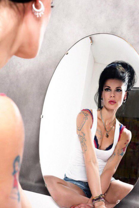 Лариса Чернобаева в образе певицы Amy Winehouse